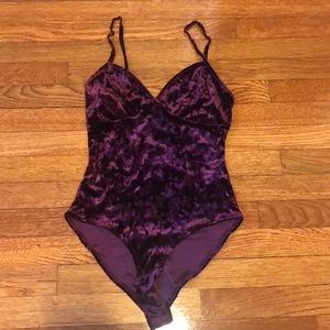 Maroon velvet sweetheart neckline bodysuit